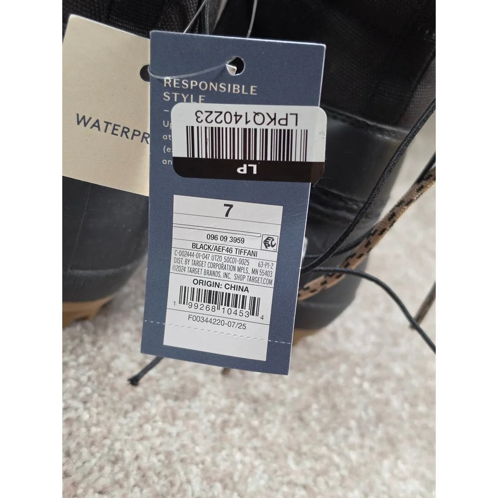 Universal Thread Womens Tiffani Waterproof Duck Boots Black Gum Sole Size 7‎ NWT
